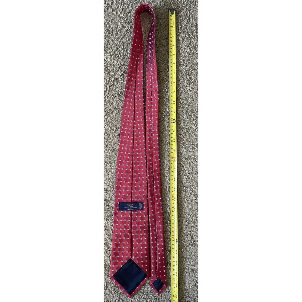Brooks Brothers Neckwear Tie Red White Blue Tic Weave Pattern USA 100% Silk JBHS